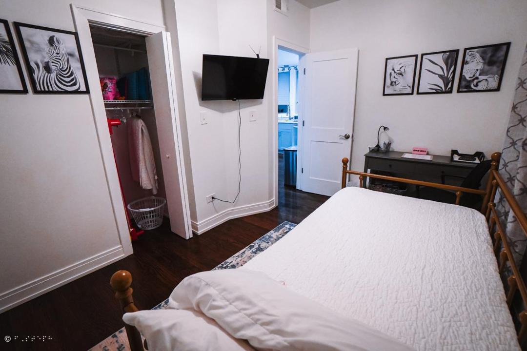 The Blue Golden Luxury Modern 3- Bedroom Apartment In Chicago Exteriör bild